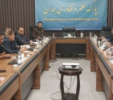 مدیران گروه اقتصاد مردمی در حال بررسی ظرفیت‌های پارک علم و فناوری همدان