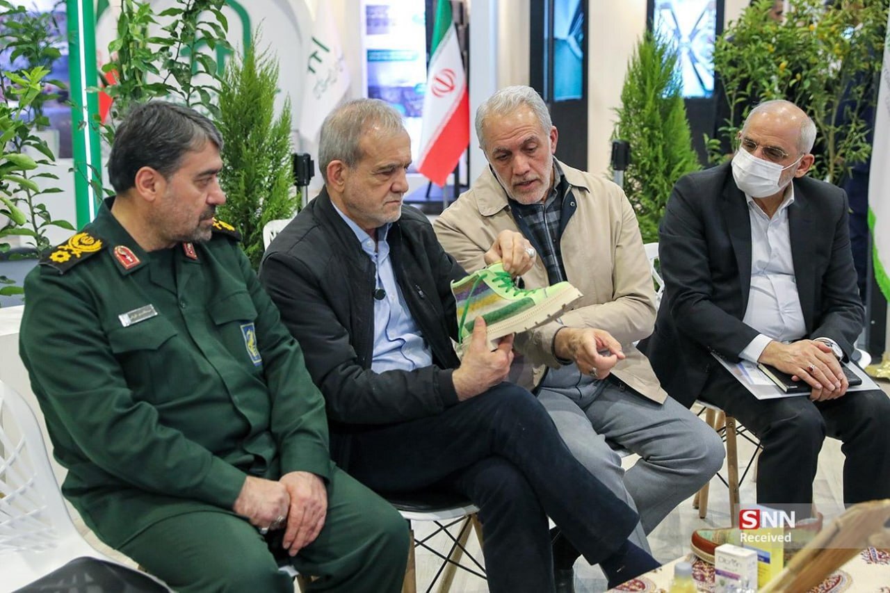 بازدید رئیس جمهور از گروه اقتصاد مردمی