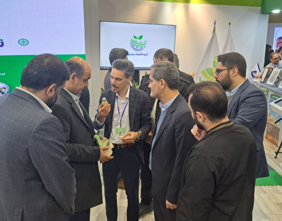 بازدید استاندار گیلان از نمایشگاه الگوهای مسیر پیشرفت گروه اقتصاد مردمی.
