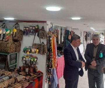 بازدید مدیرعامل یاس نوین پارسه از نمایشگاه مواد غذایی و صنایع دستی در کرمانشاه