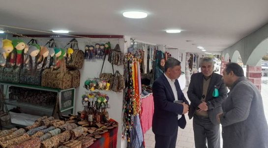 بازدید مدیرعامل یاس نوین پارسه از نمایشگاه مواد غذایی و صنایع دستی در کرمانشاه