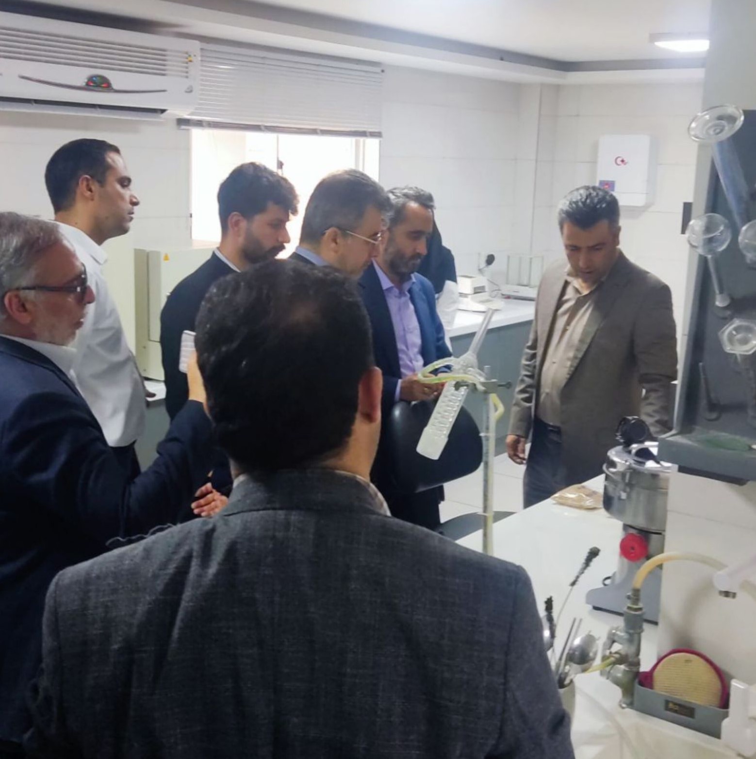 بازدید مسئولین کمیته امداد از کارخانه خوراک دام عابد گلستان در قالب طرح راهبر رشد